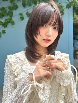 イヴォーク トーキョー(EVOKE TOKYO) ミディアムレイヤー顔まわりカットバタフライカットレイヤー
