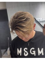 ステラ(STELLA) メンズ/バレイヤージュ/センターパート/ブリーチ&ダブルカラー