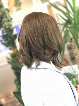 パレット ピエリ守山店(Palette) 立体感を引き立てるハイライト&艶めくベージュ系アッシュカラー