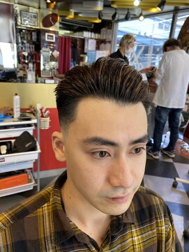 グリッツ (GLITZ) オールバック風 スキンフェード