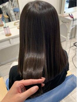 [Sircus大人気!]最高品質のプレミアム縮毛矯正で、ダメージレスなうるツヤストレートへ導きます◇