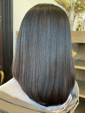 ヘア ミーツ ドレス プレローマ(HAIR meets dress pleroma) ☆美髪ストレートエステ☆