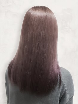 バランス(Balance)の写真/クセをしっかり解消した素髪のようなストレートに♪風になびくさらさらヘアに周りの視線が集中する…☆