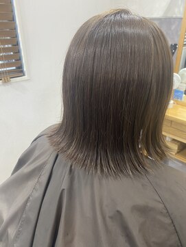 ミツバ(328) 切りっぱなしボブ