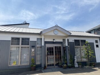 シャルル壱番館の写真/【半田/乙川】駐車場あり◎丁寧なカウンセリングで40代50代60代の方の髪のお悩みを改善します。