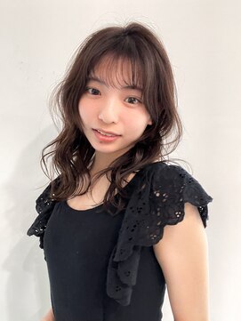 バンクスヘアー(BANK'S HAIR) レイヤーミディアムと柔らかウェーブでつくるくびれスタイル