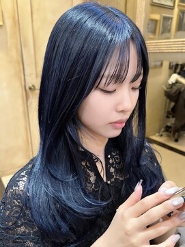 レリー バイ アルティナ 川越店(Lelie by artina) ネイビー/ブルーブラウン/ミディアムレイヤー/ハッシュカット