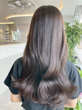 ビビバイベル(BiVi by BHEL) 桑名ロングレイヤーカットハッシュカット透明感カラー重めロング