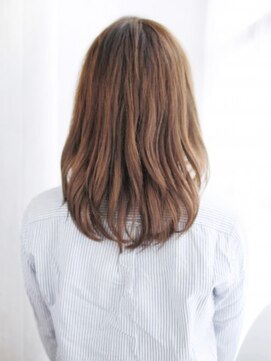 ヘアメイク ナル(hair make nalu) かきあげバングの内巻きレイヤースタイル