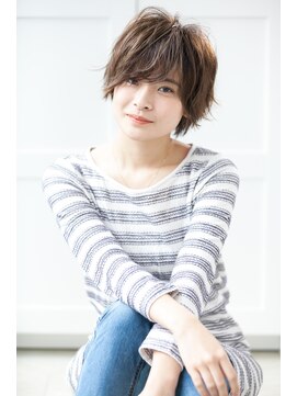 レイリー(LAiLy) 大人かわいい小顔ひし形ショート