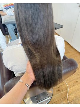 ルッツ(Lutz. hair design) 透明感gray