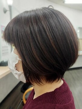 美容室 びゃんびゃん 社店 落ち着いた前下がりボブ