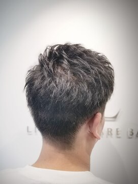 リバティシェアバーバー 銀座(LIBERTY SHARE BARBER) 【かき上げ】ツーブロックショートスタイル
