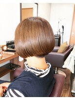 ハチニイニ(822)&nbsp;刈上げショートボブ