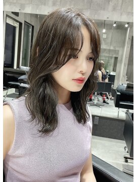 プラスイズム(PLUSISM) ●上品に魅せるオトナ韓国ヘア♪