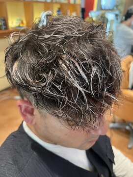 ブルーモスク トウキョウ(TOKYO) ホワイトメッシュ×マッシュパーマ