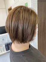 スタジオ アルファプラス 日暮里店(studio α+)&nbsp;ステップボーンカットカットボブショートハイライト白髪ぼかし