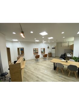 一人一人のお客様との時間を大切にしたい。そんな想いを込めた大人の為の上質サロン。居心地の良い空間に…