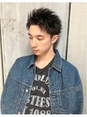 黒髪かき上げショート