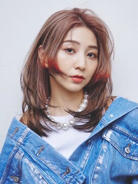 シオン(shion) くすみベージュピンクヘアーウルフレイヤーロング_9733