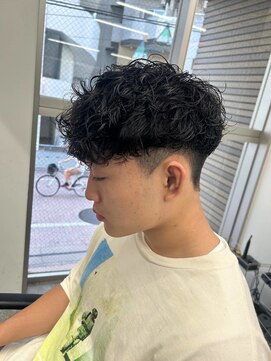 フィフスワン(fifth one) スペインカール/マッシュパーマ/ウルフ/アッシュブラック