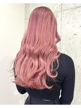 サクラ オモテサンドウ(SAKURA) ピンクカラー ハイトーンカラーロング 表参道