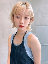 ケイト(kate)&nbsp;[kate] 大宮　ホワイトブロンド×外はねショートボブ