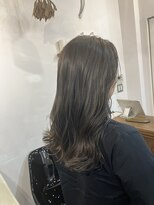 レイリー(LAiLy)&nbsp;アッシュ　透明感　セミロング