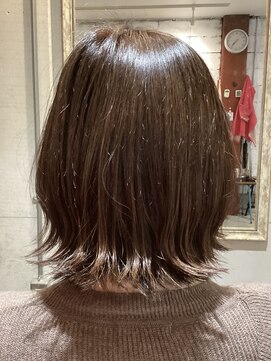 ランプ(Lamp) アイロン仕上げの外はねボブ