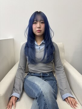 ナナ(NANA) レイヤーカット/ウルフカット/ホワイトブロンド/外ハネボブ/美髪