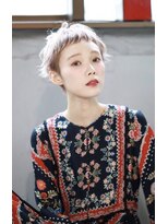 ラべリー 池袋(LOVELEY)&nbsp;デザインカラー ベリーショート マッシュウルフ オン眉