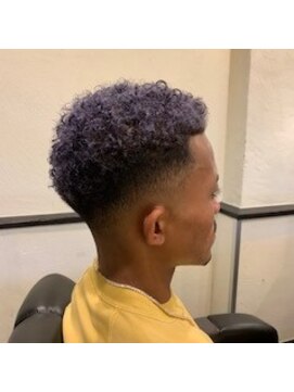 スカイマスターバーバー 渋谷(SKY MASTER BARBER) ハイトーンスキンフェード<理容室>