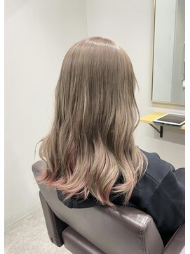 リグ 横浜(Lig.) ケアブリーチハイトーンベージュカラー/ピンクインナーカラー