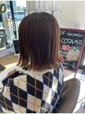 外ハネ切りっぱなしボブ