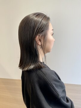 イチエ(icie) 切りっぱなしロブ×グレージュカラー