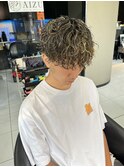 スパイラルパーマ　金メッシュ　ブリーチパーマ　海老名メンズ