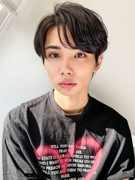 スタートウキョウ 渋谷(STAR TOKYO) 毛流れセンターパートカルマパーマツーブロック刈り上げ