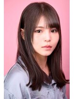 アンアタッシュ(UNE ATTACHE)&nbsp;ミルキーアッシュ × 外ハネボブが叶える大人可愛いスタイル