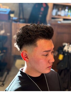 サワーズ 西新井店(SAWAS) ミドルフェード/ブリーチ/メンズ/キッズカット/ハイライト