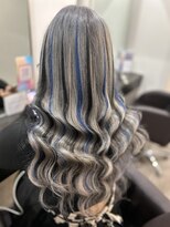 グランディールヘアデザイン(grandir hairdesign)&nbsp;ブルー×ブラック2色メッシュ！-Yurika-