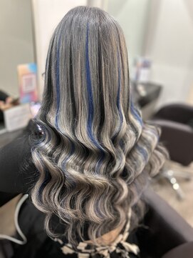 グランディールヘアデザイン(grandir hairdesign) ブルー×ブラック2色メッシュ！-Yurika-