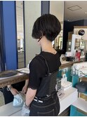 優しく刈り上げ前下がりショートボブ