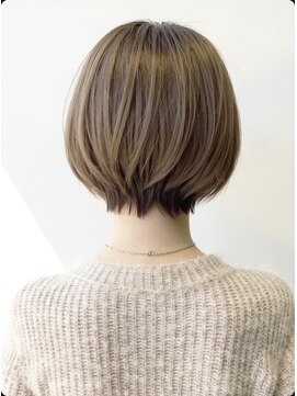 ドアーズ(Door's) 30代40代ショート白髪染めグレイカラーボブ艶栄名駅伏見丸の内