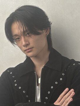 ページ(page,) 長めセンターパートウルフ黒髪心斎橋