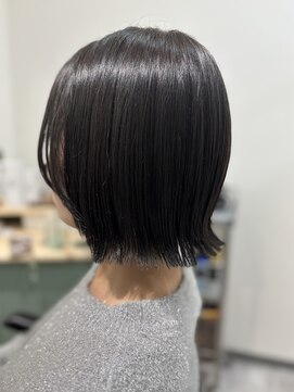 ロジャー(ROGER) 外ハネミニボブ