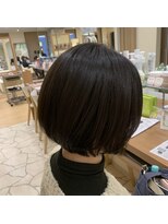 ビスチェ(Vische) 丸みのあるショートボブ