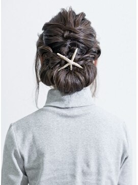 ワン 横浜(ONE005) シニヨンアレンジ【ONE横浜】