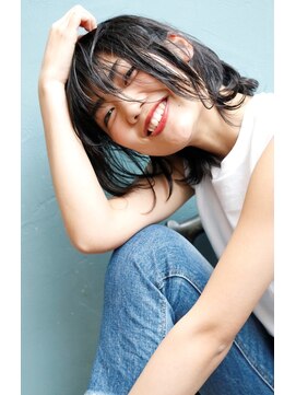 グロスシーループユナイテッド(GROSS C-LOOP UNITED) 外ハネショート×透け感のあるダークグレージュ