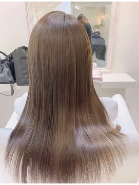 ウーロス(uros.) ツヤサラストレート