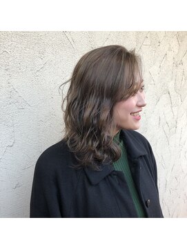 リー ヴィータ 上新庄(Lee Vita) 今春トレンド！カーキーハイライト